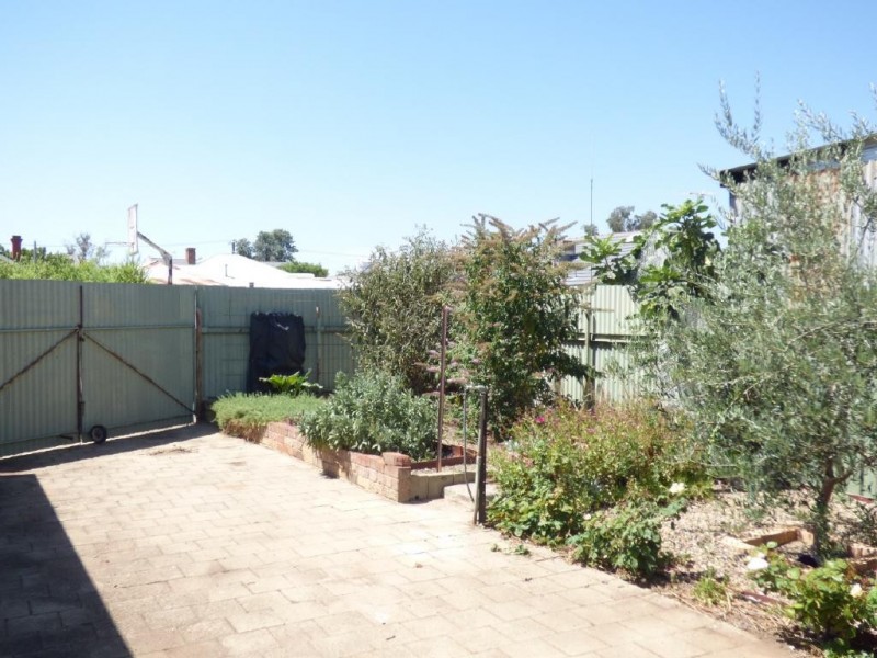 6 Ursula Street, Cootamundra NSW 2590