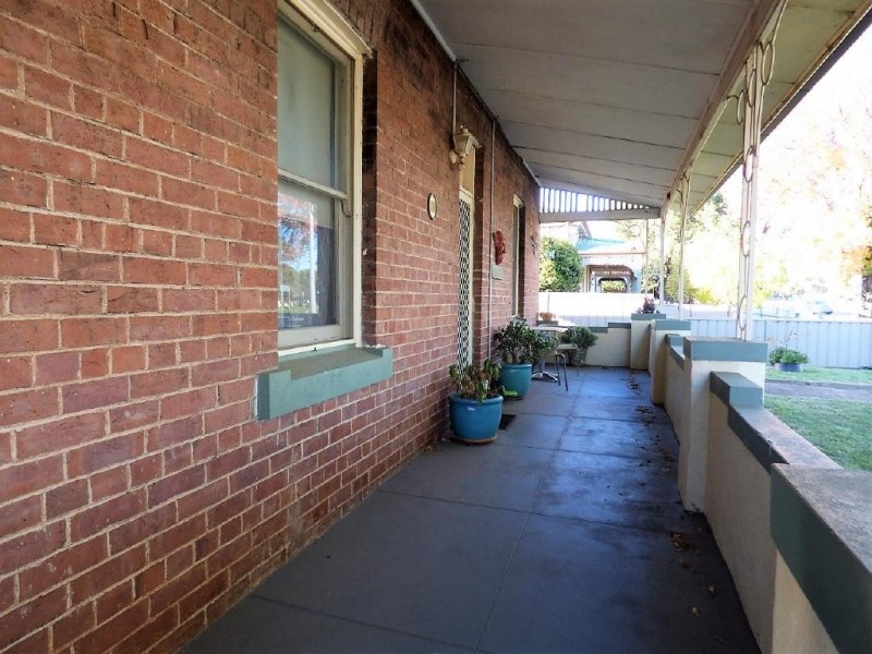 11 Parker Street, Cootamundra NSW 2590