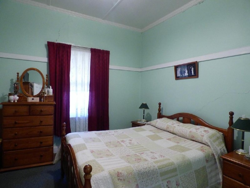 11 Parker Street, Cootamundra NSW 2590