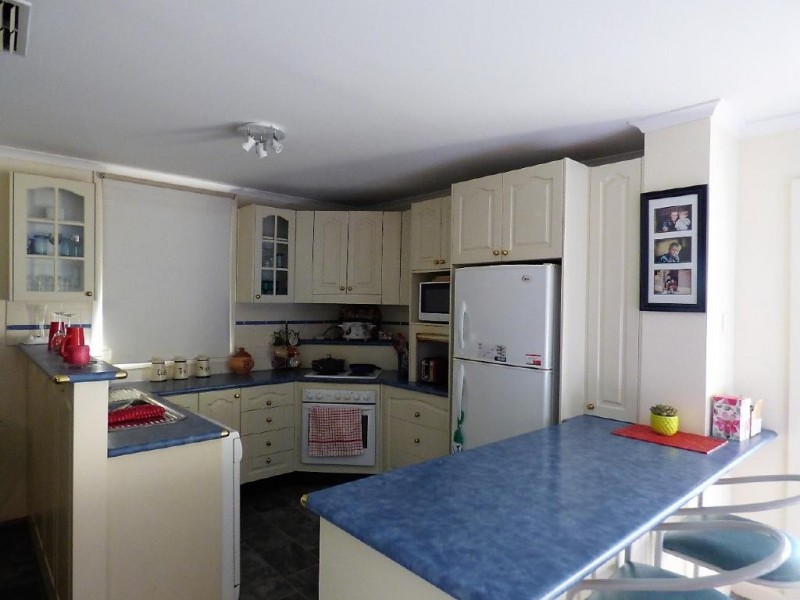 11 Parker Street, Cootamundra NSW 2590