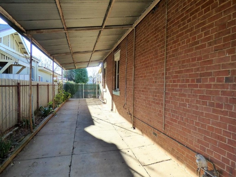 11 Parker Street, Cootamundra NSW 2590