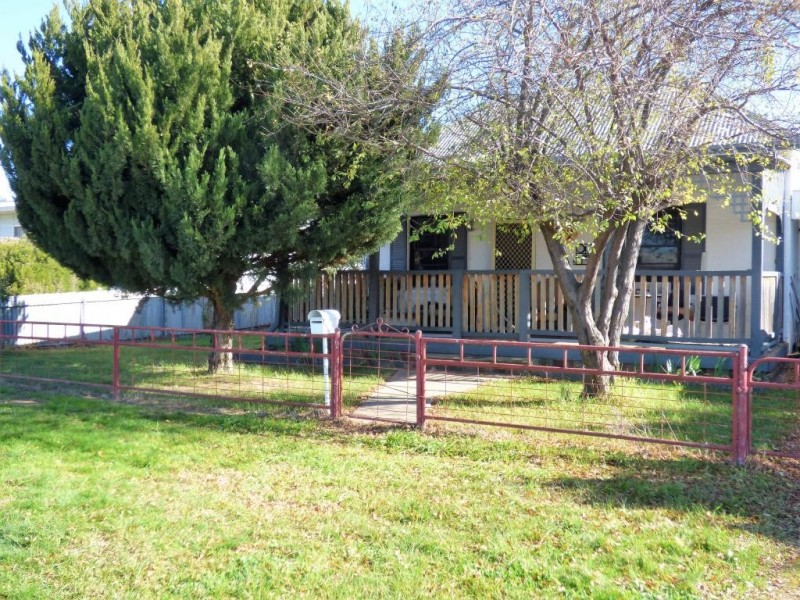 199 Sutton Street, Cootamundra NSW 2590
