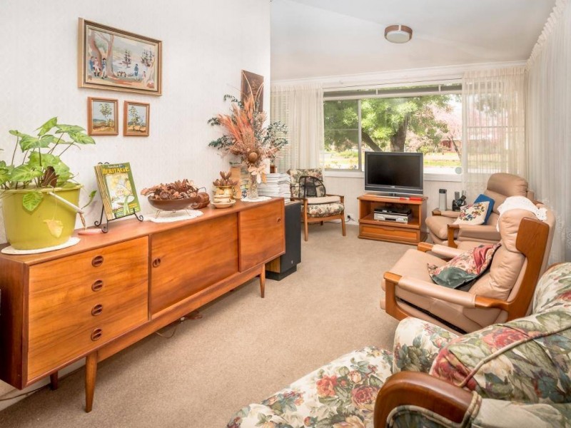 99 Thompson Street, Cootamundra NSW 2590