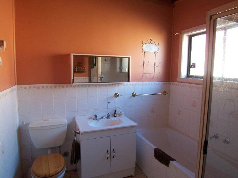 17 Gundagai Road, Cootamundra NSW 2590