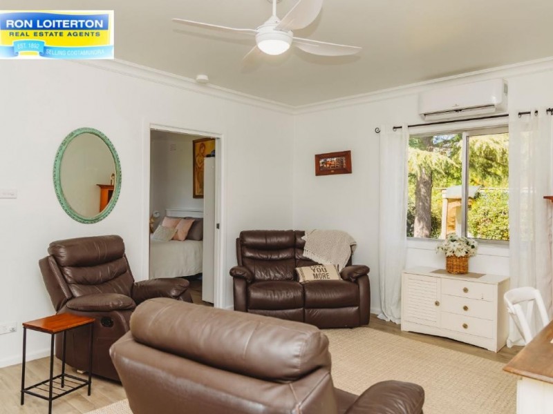 11-11A Olney Street, Cootamundra NSW 2590