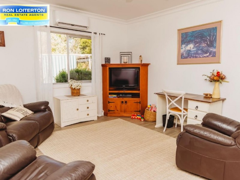 11-11A Olney Street, Cootamundra NSW 2590