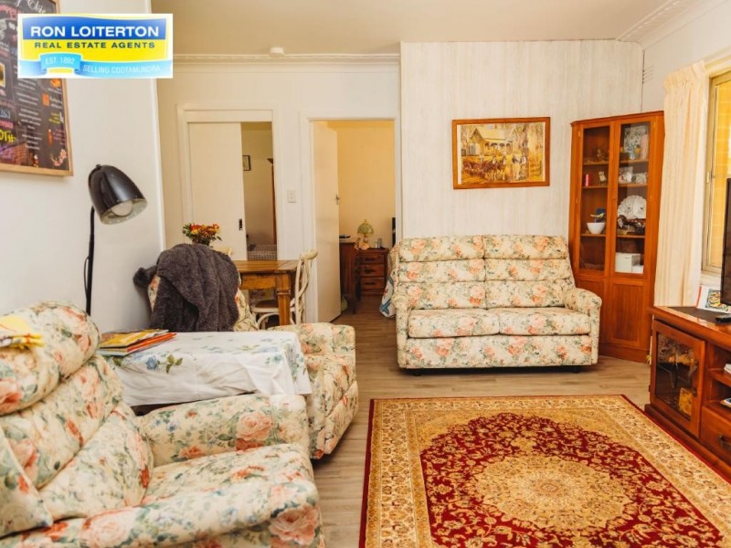 11-11A Olney Street, Cootamundra NSW 2590