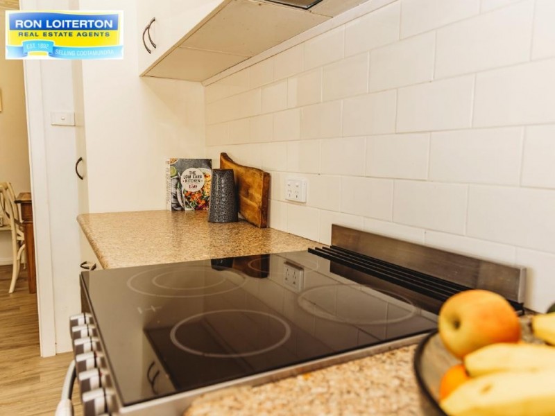 11-11A Olney Street, Cootamundra NSW 2590