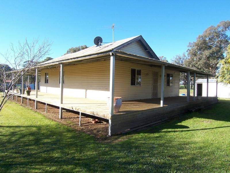 2 Hibernia Street, Stockinbingal NSW 2725