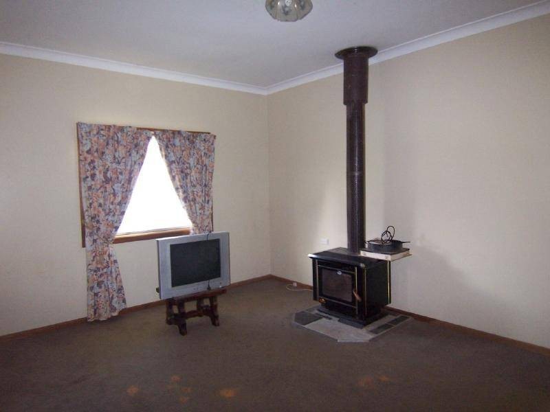 2 Hibernia Street, Stockinbingal NSW 2725