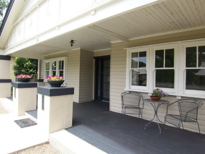 24 Renehan Street, Cootamundra NSW 2590