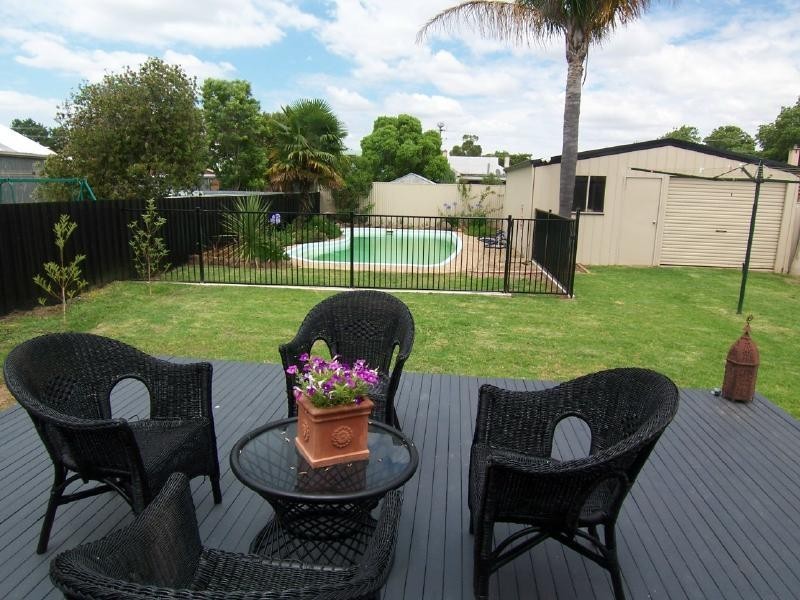 24 Renehan Street, Cootamundra NSW 2590