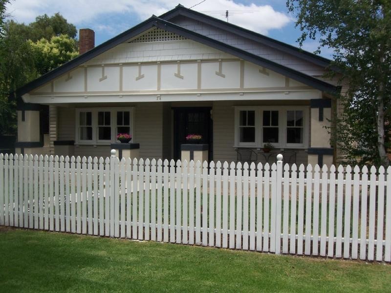 24 Renehan Street, Cootamundra NSW 2590