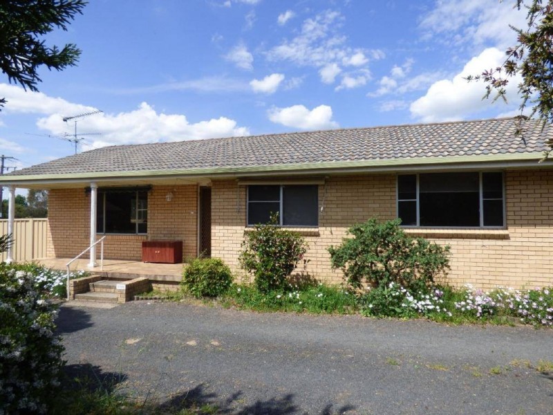 40 Cutler Avenue, Cootamundra NSW 2590
