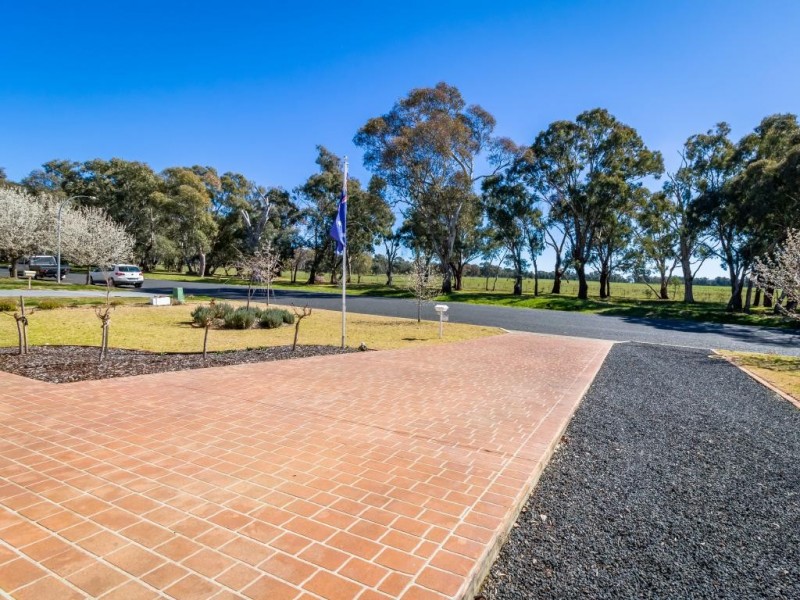 19 Dillon Avenue, Cootamundra NSW 2590