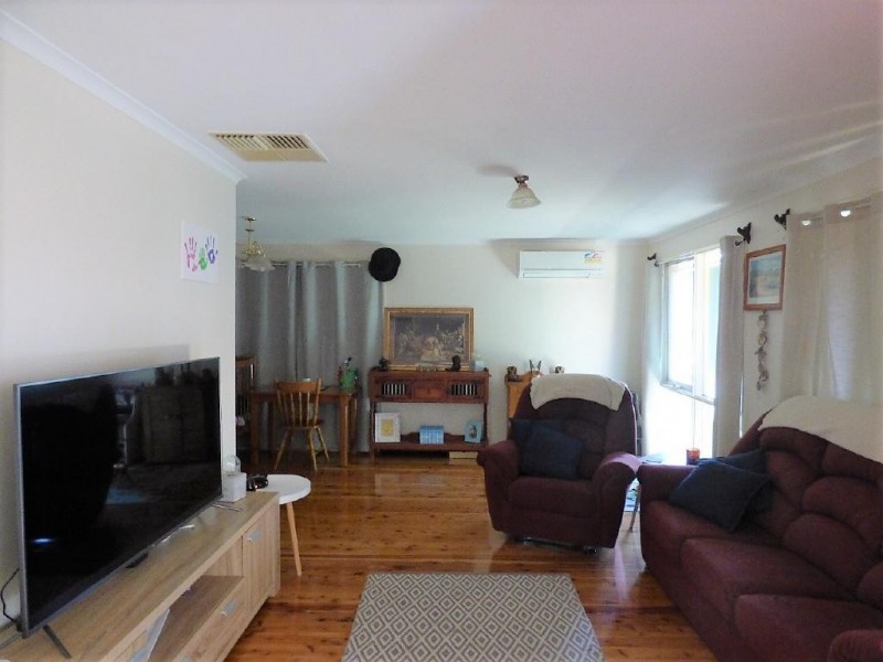 53 Cutler Avenue, Cootamundra NSW 2590