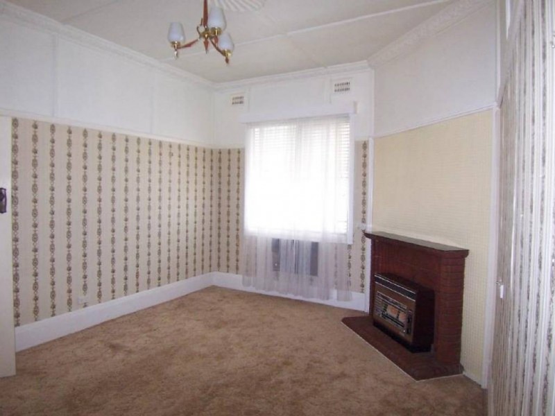 82 Adams Street, Cootamundra NSW 2590