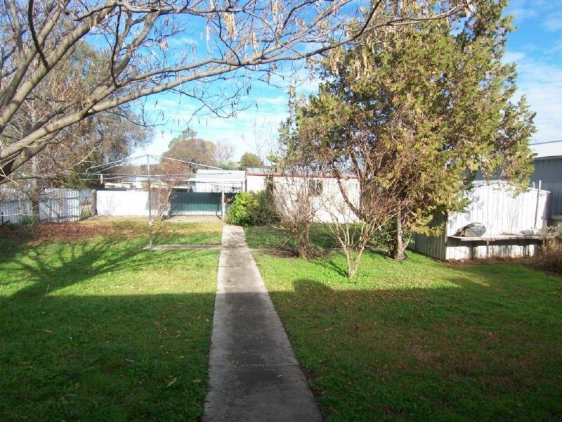 82 Adams Street, Cootamundra NSW 2590