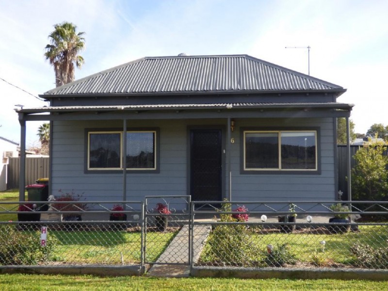 6 Barnes Street, Cootamundra NSW 2590