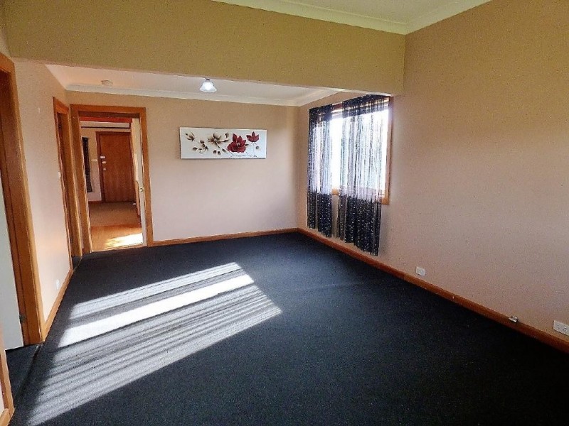 6 Barnes Street, Cootamundra NSW 2590