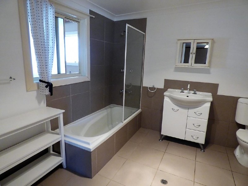 6 Barnes Street, Cootamundra NSW 2590