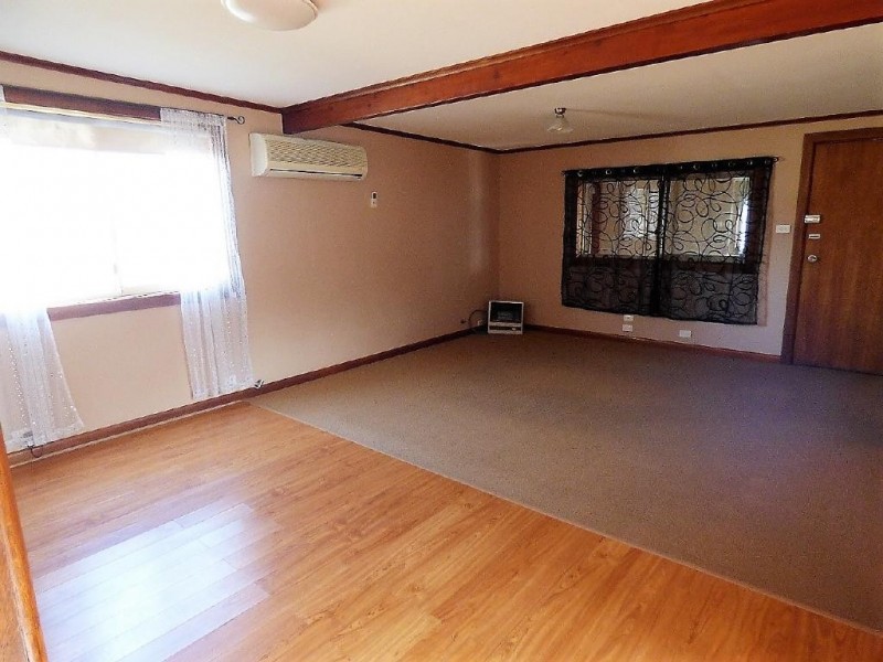 6 Barnes Street, Cootamundra NSW 2590