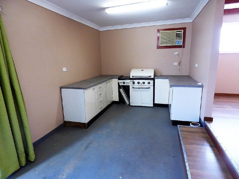 6 Barnes Street, Cootamundra NSW 2590