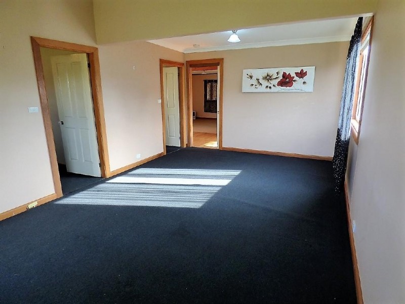 6 Barnes Street, Cootamundra NSW 2590