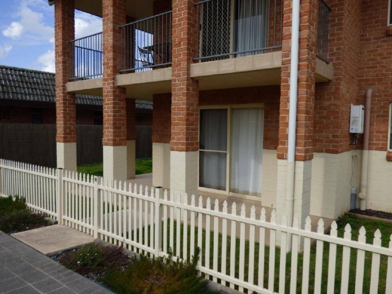1/5 Bethany Place, Cootamundra NSW 2590