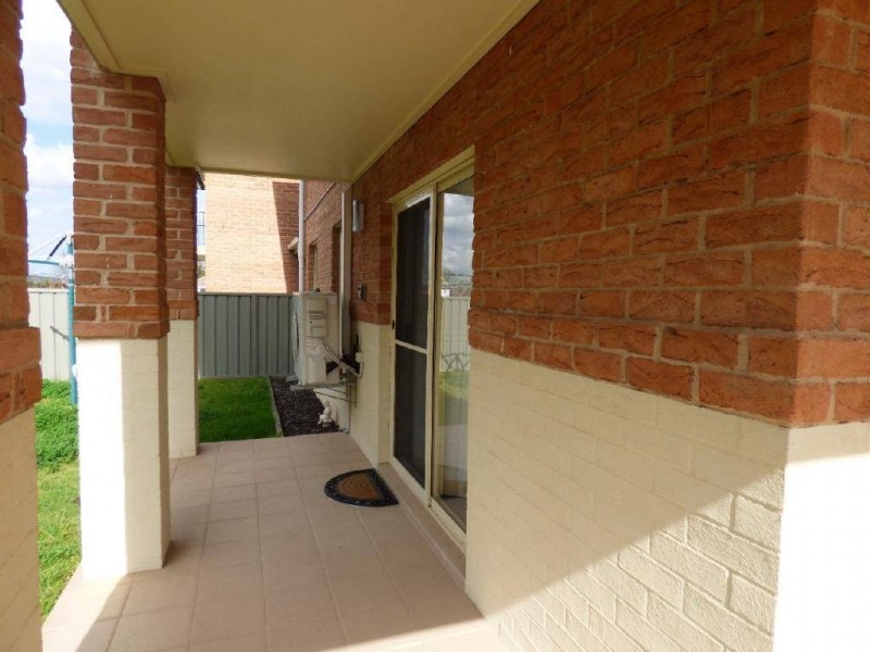 1/5 Bethany Place, Cootamundra NSW 2590