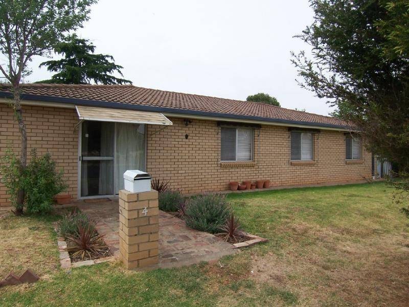 4 McGowan Street, Cootamundra NSW 2590