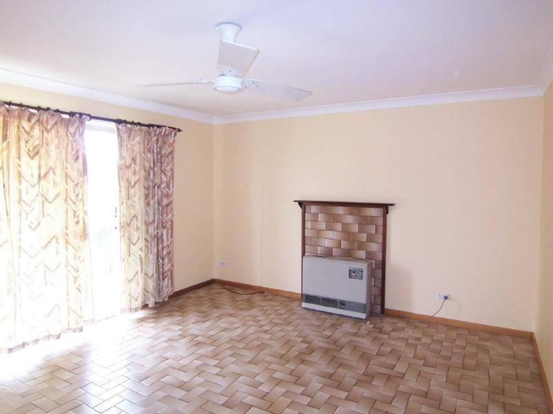 4 McGowan Street, Cootamundra NSW 2590
