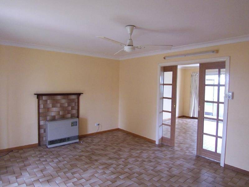 4 McGowan Street, Cootamundra NSW 2590