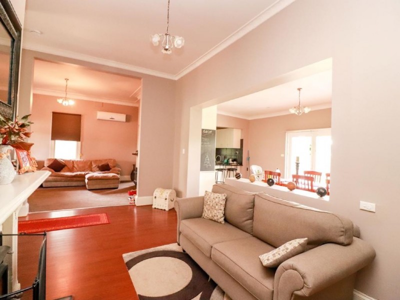 24 Hurley Street, Cootamundra NSW 2590