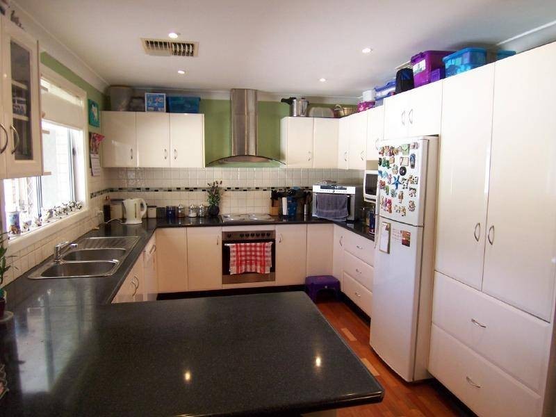 2 Albert Street, Cootamundra NSW 2590