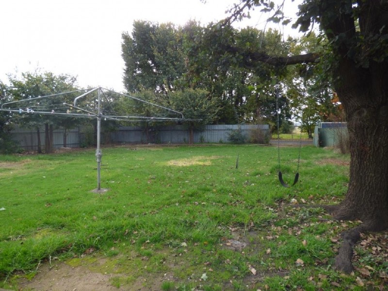 8 Yass Road, Cootamundra NSW 2590