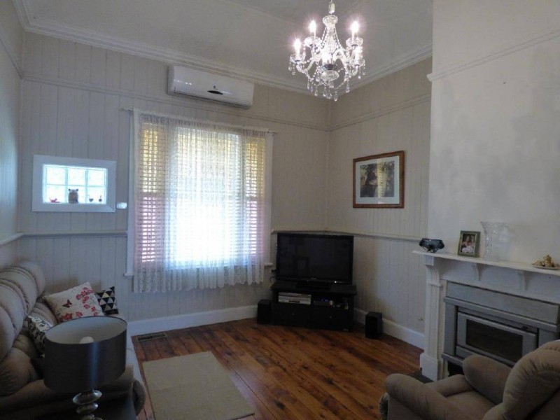 7 Thompson Street, Cootamundra NSW 2590