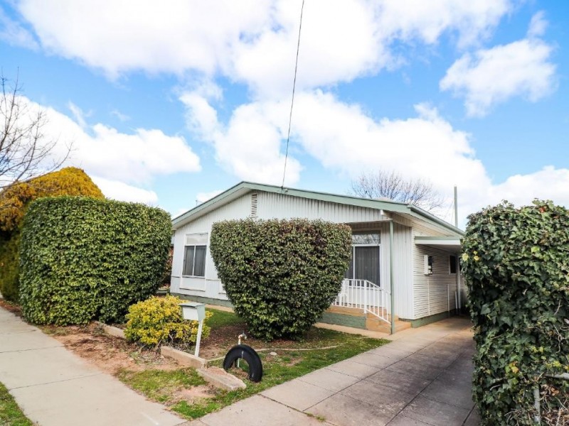102 Temora Street, Cootamundra NSW 2590