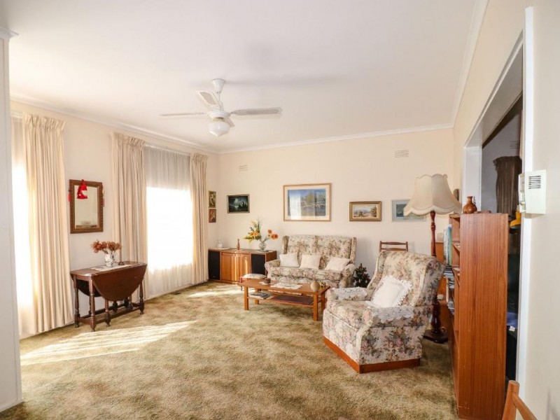 102 Temora Street, Cootamundra NSW 2590