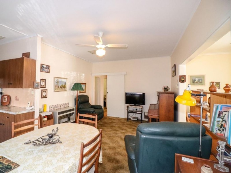 102 Temora Street, Cootamundra NSW 2590