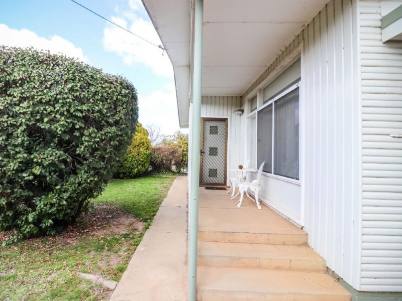 102 Temora Street, Cootamundra NSW 2590