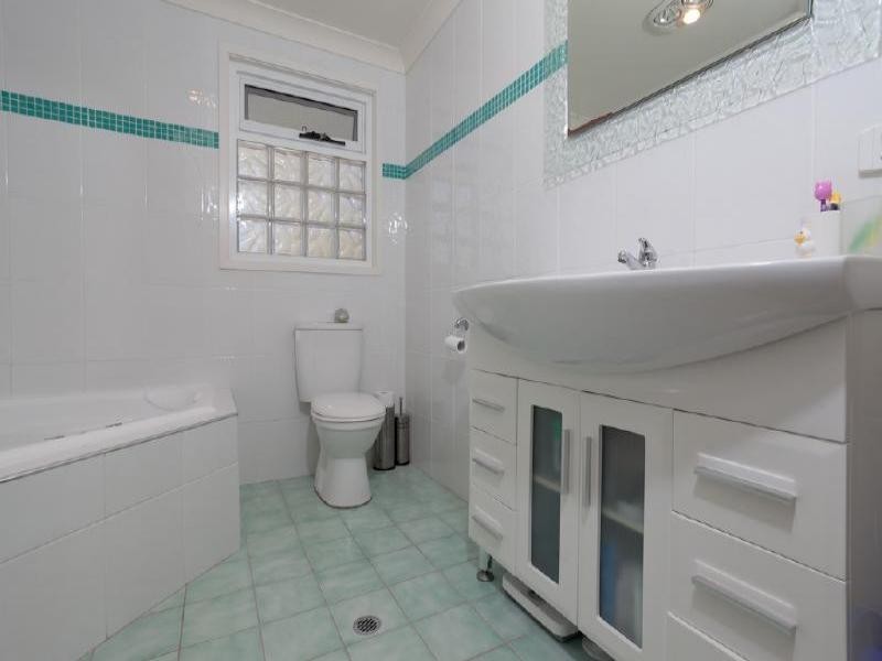 Summerland Point NSW 2259