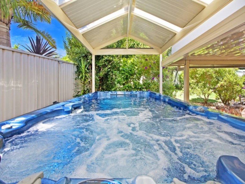 No 6 Anchorage Circle, Summerland Point NSW 2259