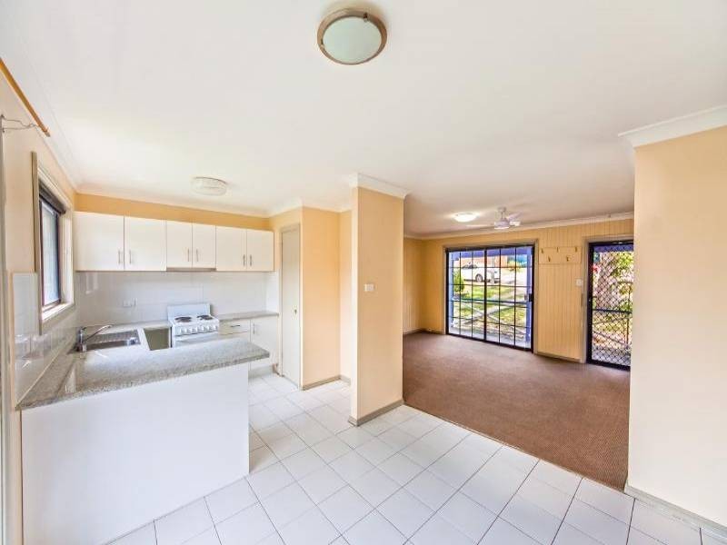 92 Winbin Cres, Gwandalan NSW 2259