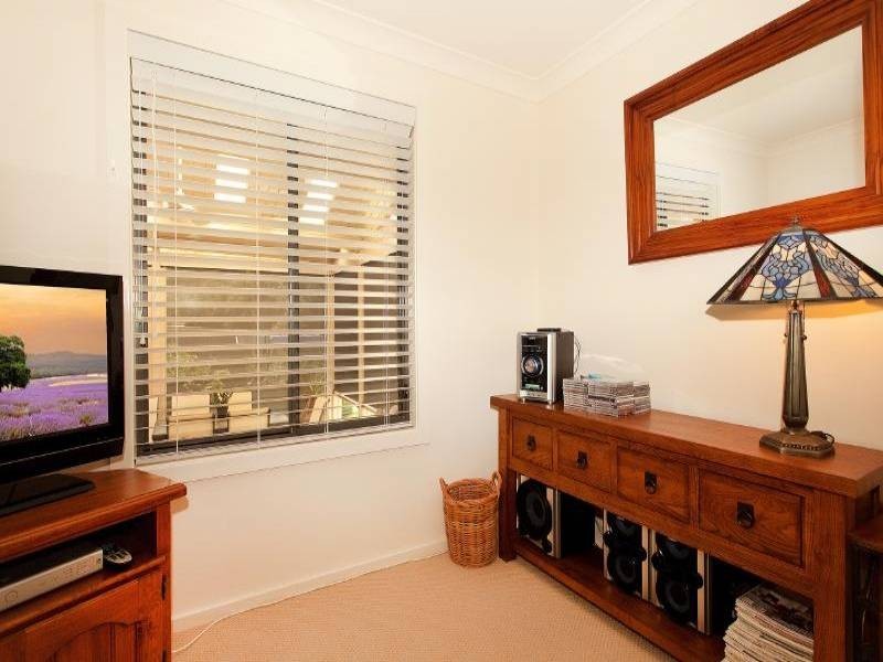 12 Lawver Cres, Lake Munmorah NSW 2259