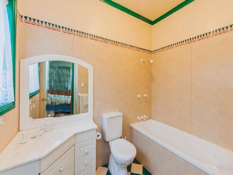 No 35 Murrumbong Road, Summerland Point NSW 2259