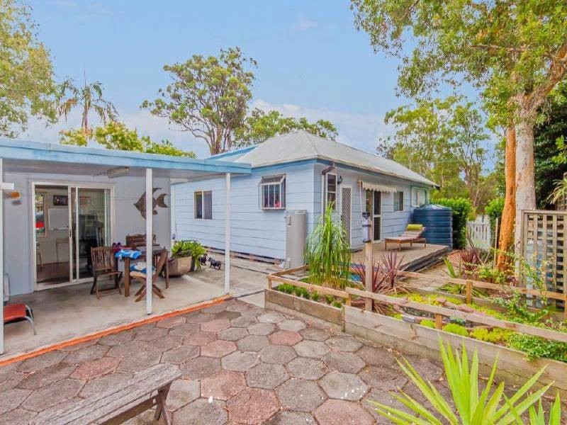 No 35 Murrumbong Road, Summerland Point NSW 2259