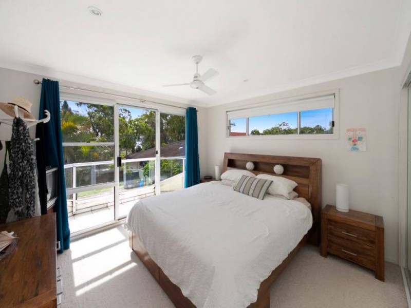 No 3 Gordon Avenue, Summerland Point NSW 2259