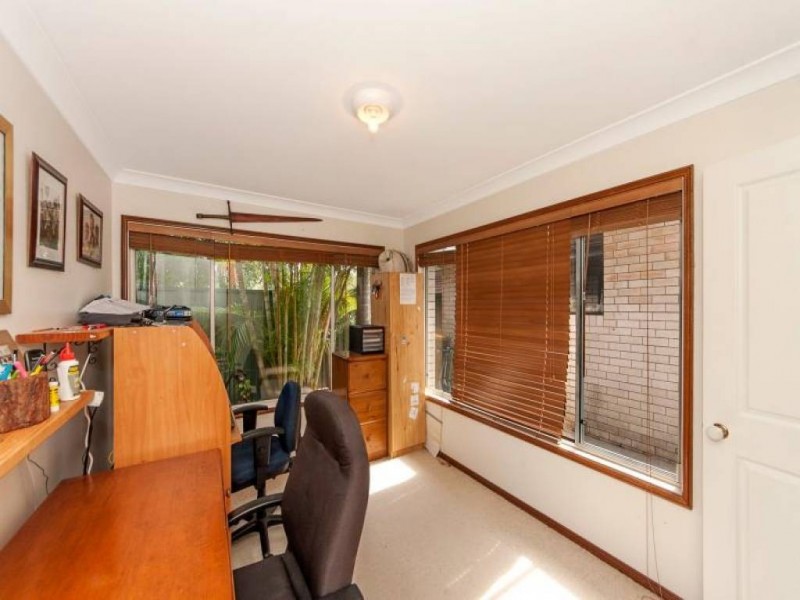 No 3 Gordon Avenue, Summerland Point NSW 2259