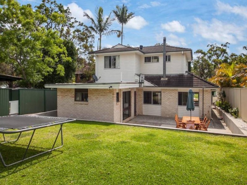 No 3 Gordon Avenue, Summerland Point NSW 2259